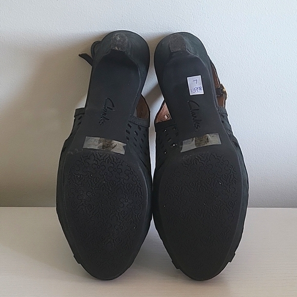 Clarks Heels - Picture 4 of 5